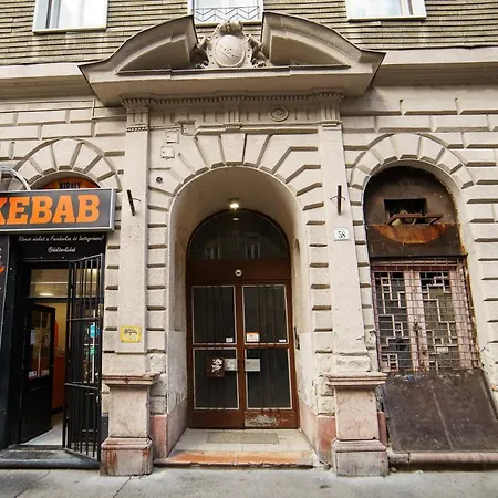 Cityscape Budget Wesselenyi Апартаменты